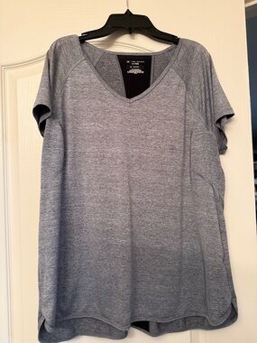 tek gear Heather Gray V-Neck Short Sleeve Tee